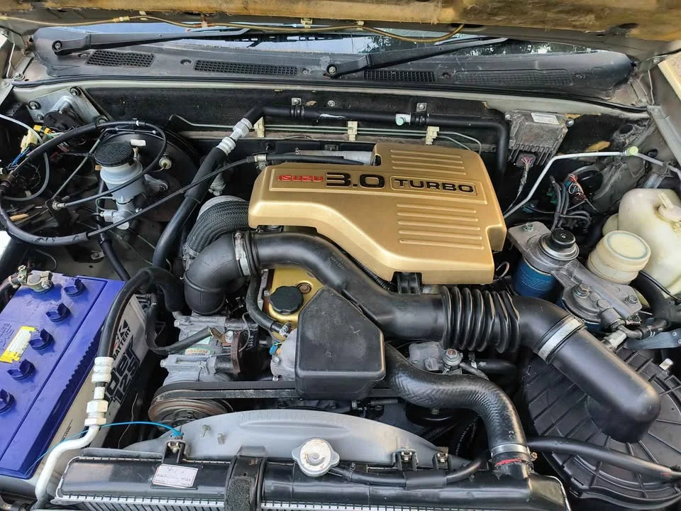 2002 Isuzu Faster Dragon Eyes III 2