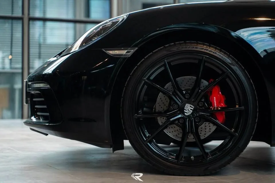 2017 Porsche 718 Boxster and Cayman IV 2