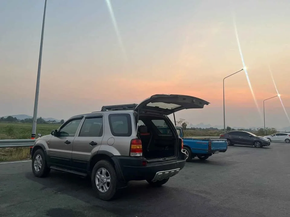 2004 Ford Escape I 3