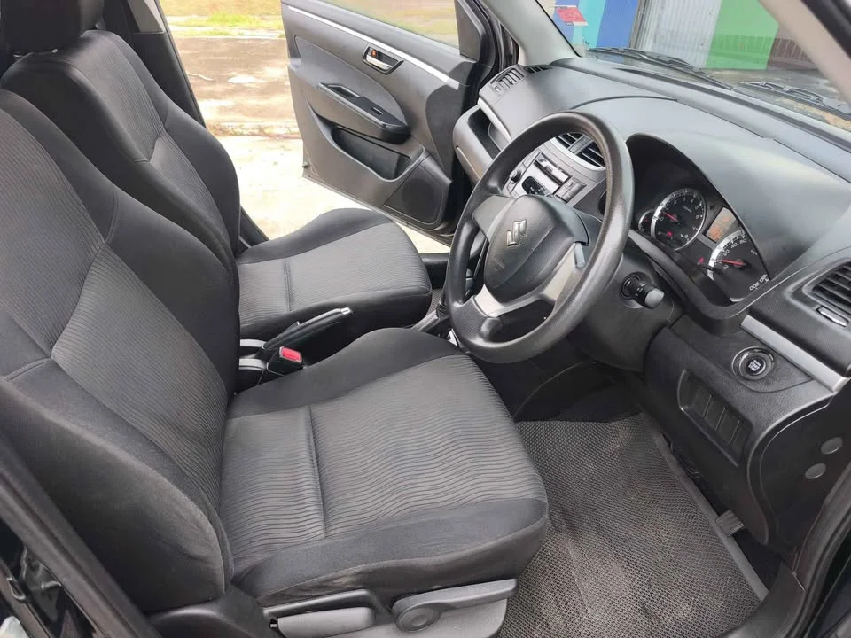 2012 Suzuki Swift II 3