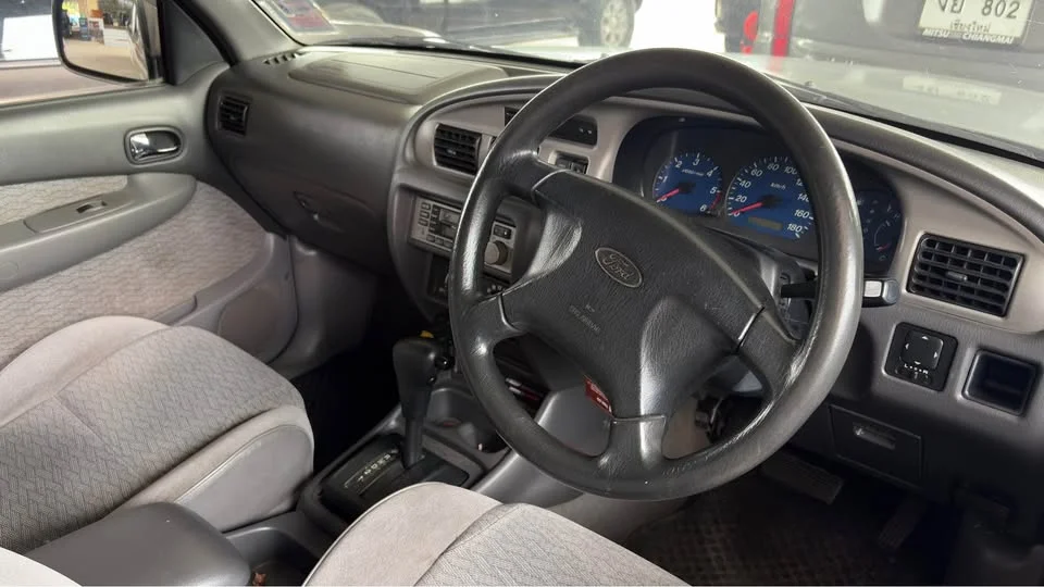 2004 Mazda 2500 Fighter V 2