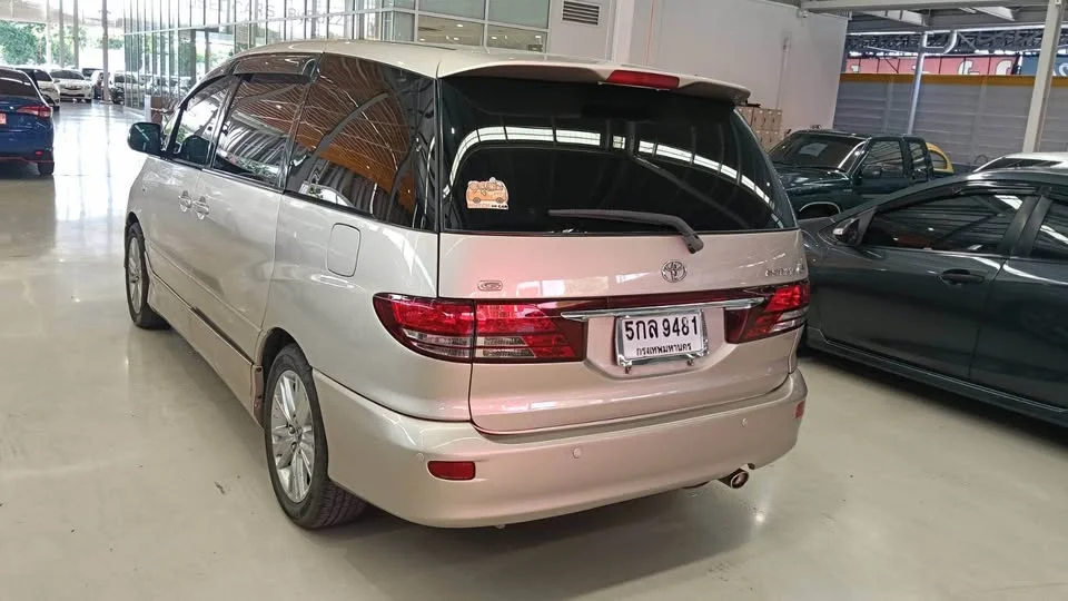 2003 Toyota Estima II 3