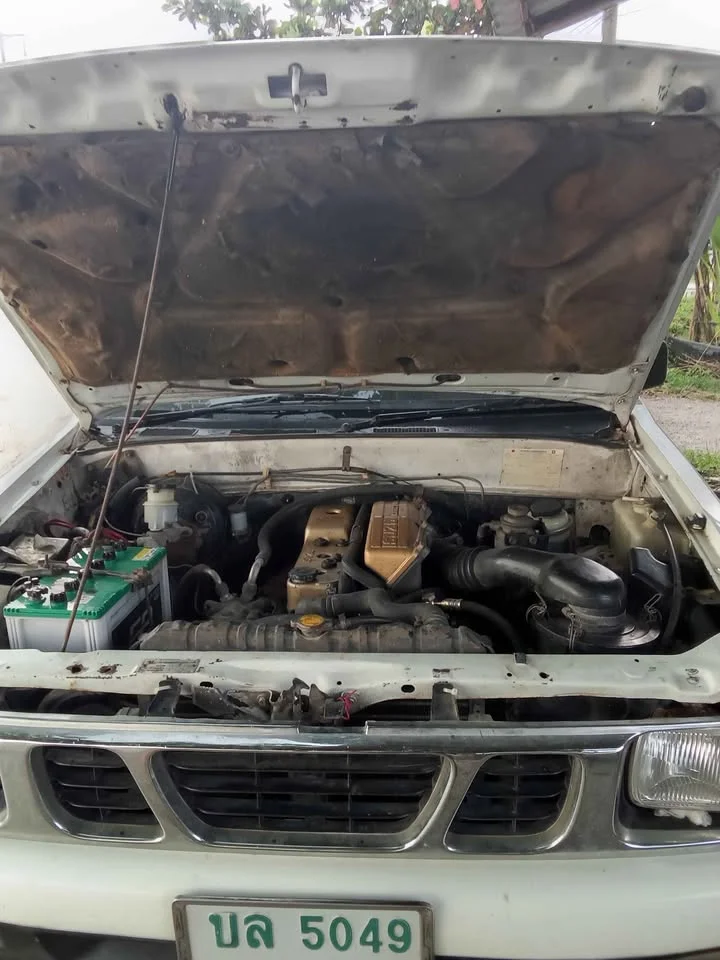 1990 Isuzu TFR III 3
