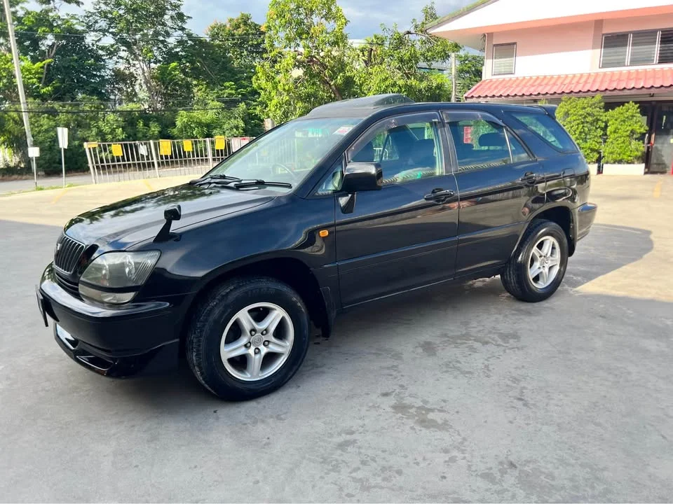 2001 Toyota Harrier I 2