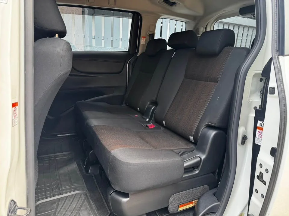 2017 Toyota Sienta II 2