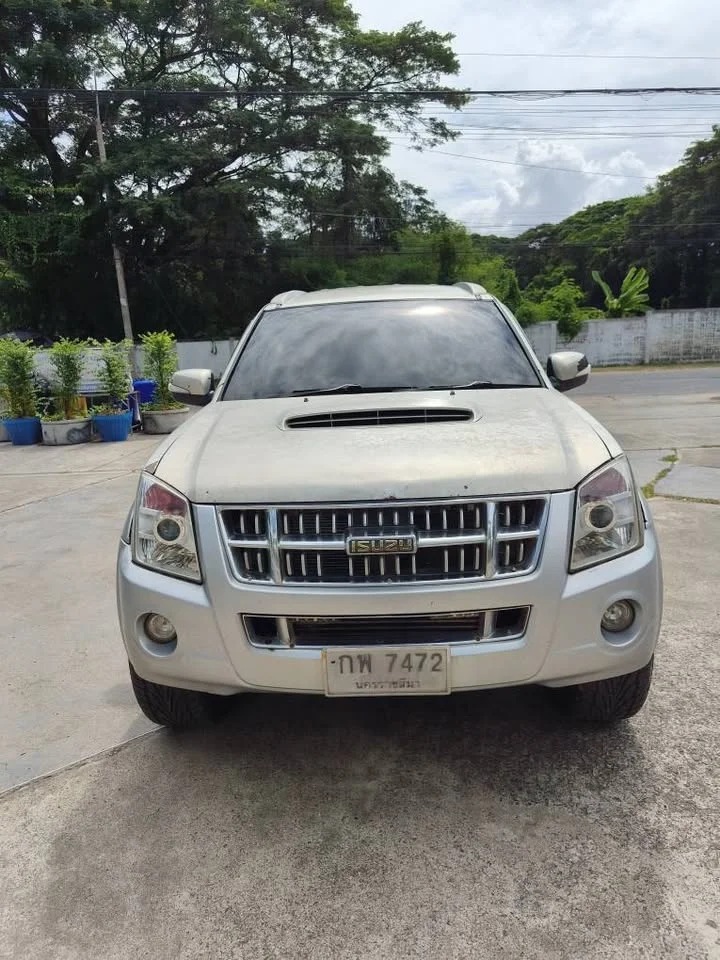 2008 Isuzu MU-7 3