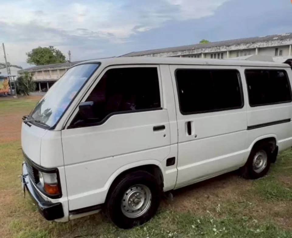 1987 Toyota Commuter III 3