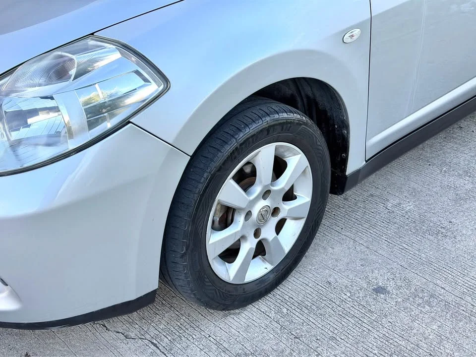 2010 Nissan Tiida I (C11) 3