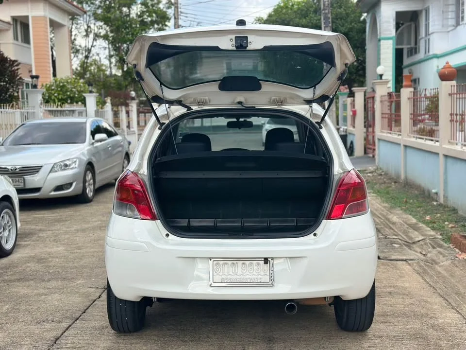 2010 Toyota Yaris II 3