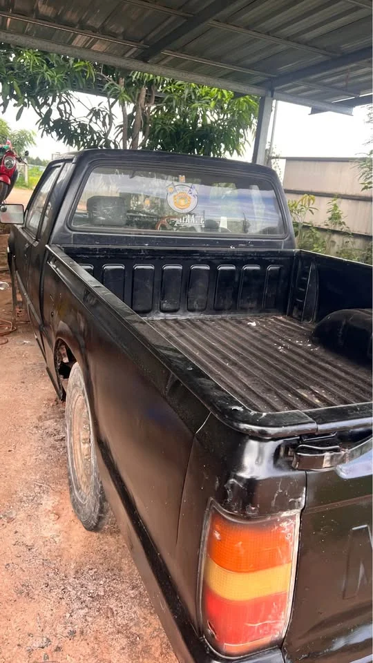 1980 Mitsubishi Triton II 3