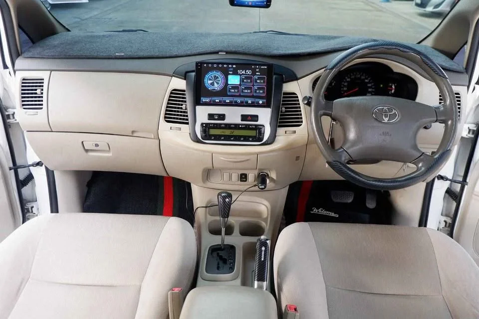2011 Toyota Innova I 3