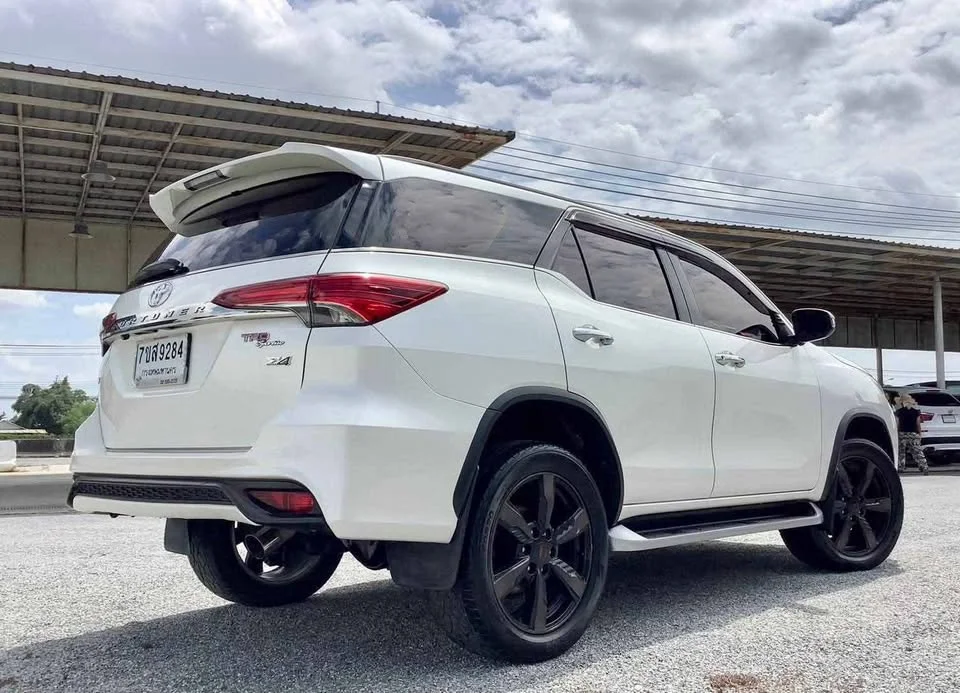 2017 Toyota Fortuner II 2