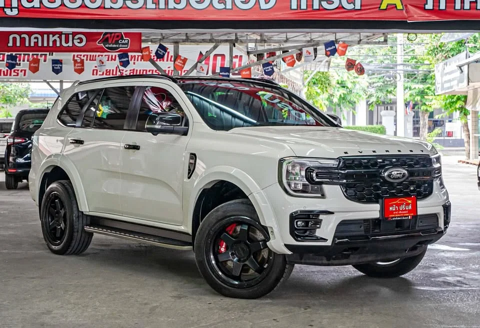 2023 Ford Everest III 2