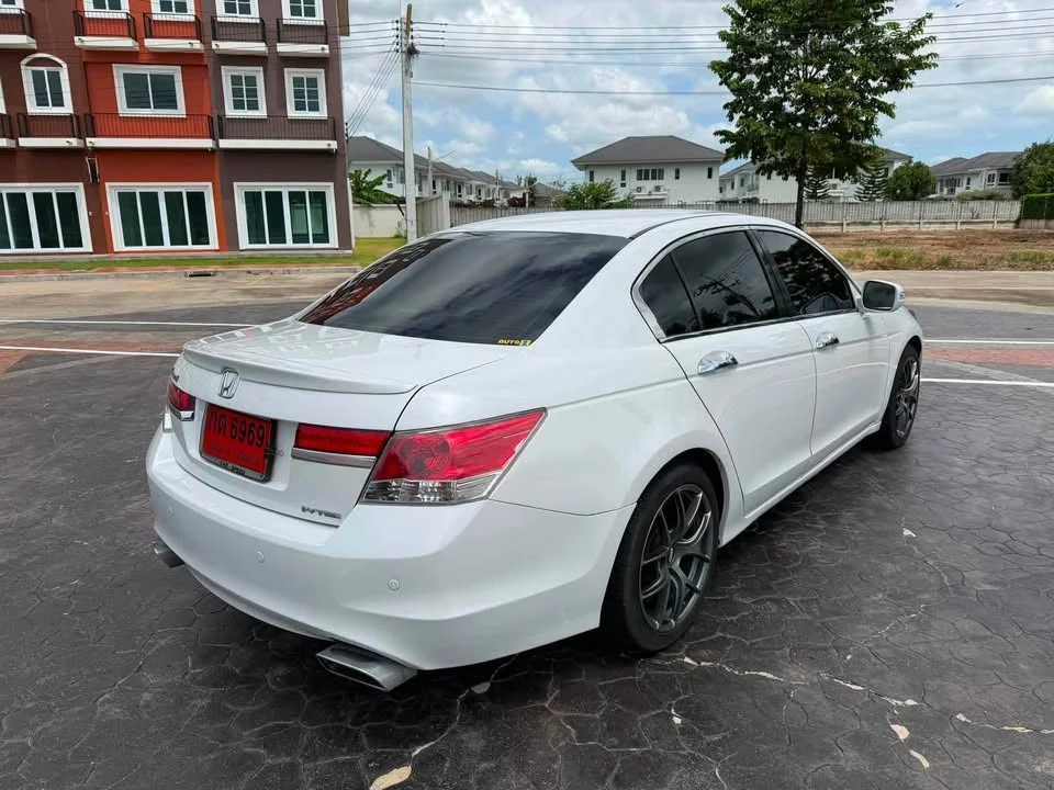 2011 Honda Accord VIII 2