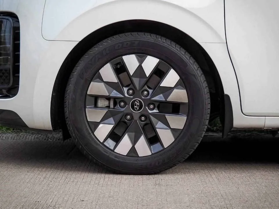 2022 Hyundai Staria US4 3