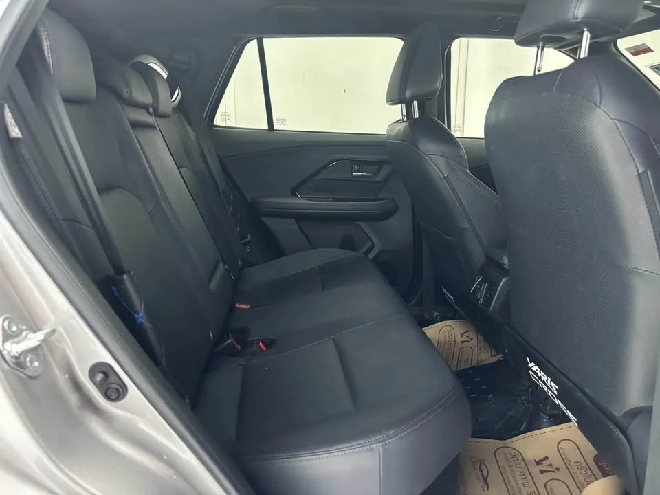 2025 Toyota Yaris Cross AC200 2