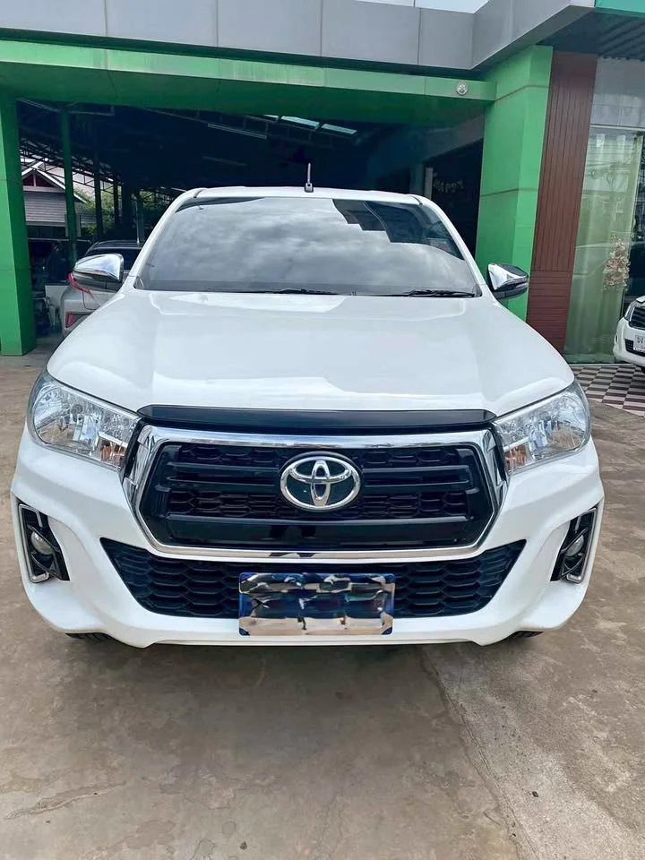 2019 Toyota Hilux VIII 2
