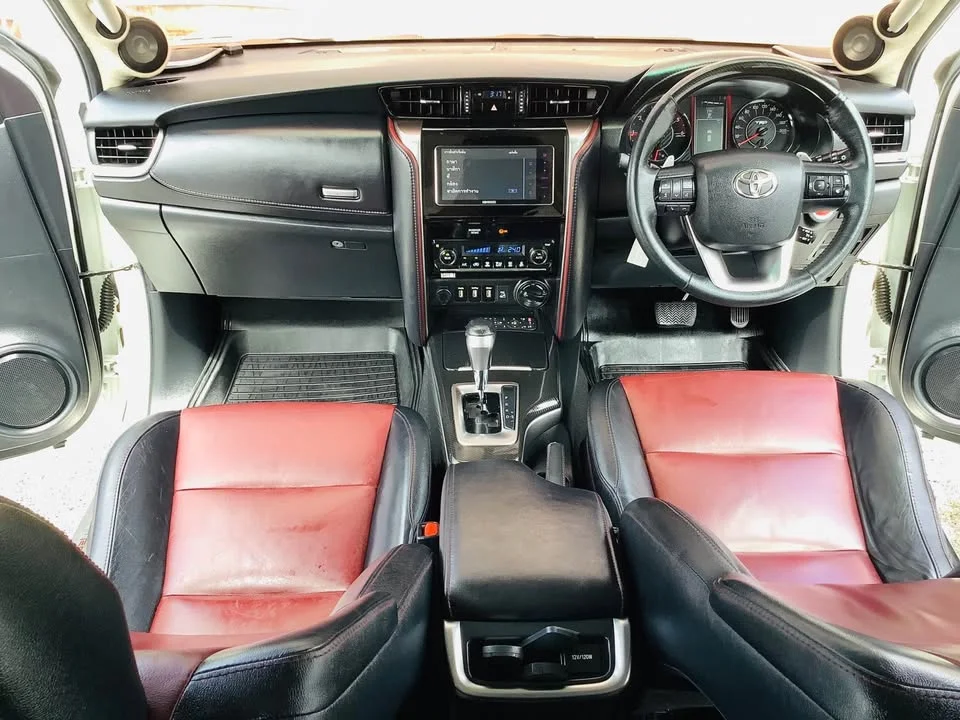 2017 Toyota Fortuner II 3