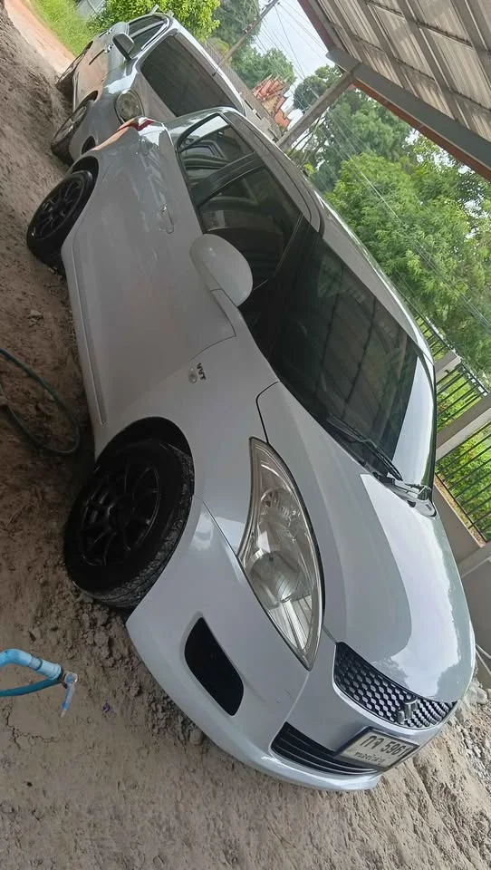 2014 Suzuki Swift II 3