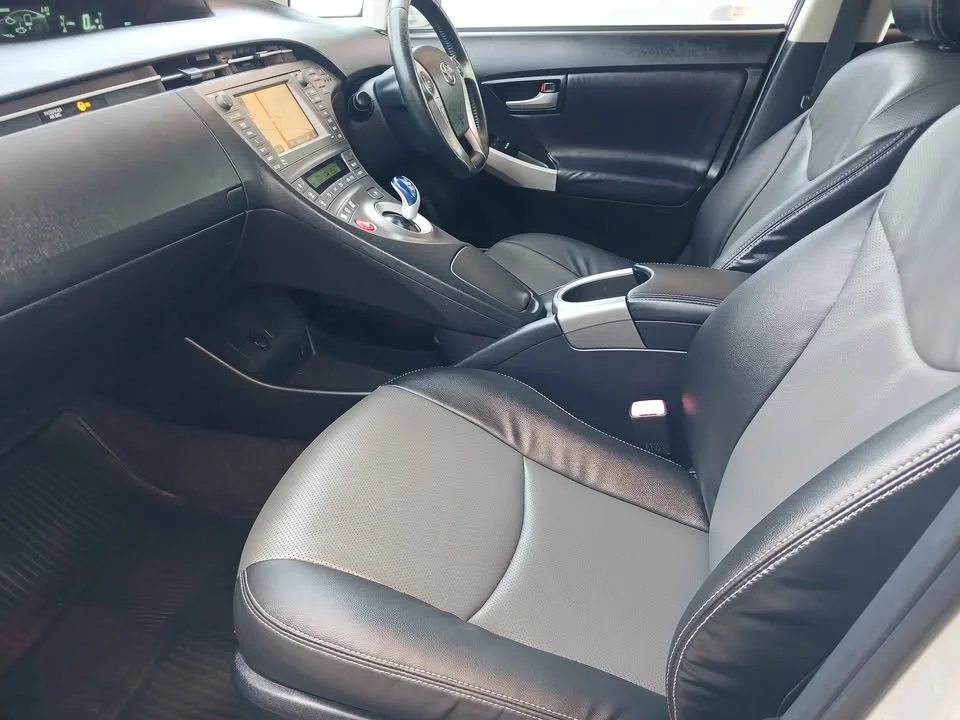 2012 Toyota Prius III 3