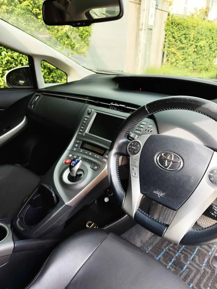 2014 Toyota Prius III 3