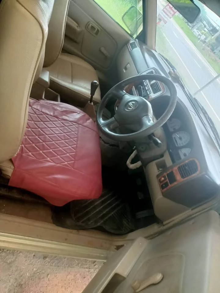 2003 Nissan Frontier I 2