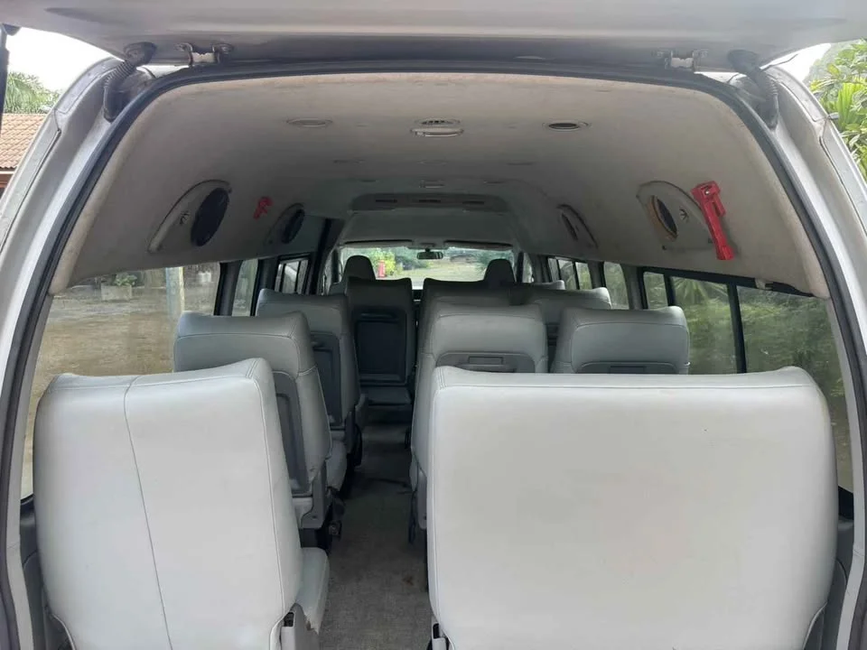 2009 Toyota Commuter V (H200) 3