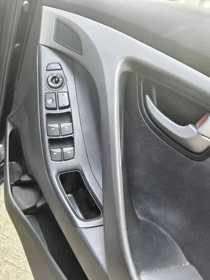 2014 Hyundai Elantra V 2