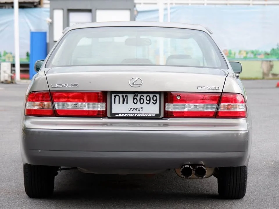 2000 Lexus ES III 3
