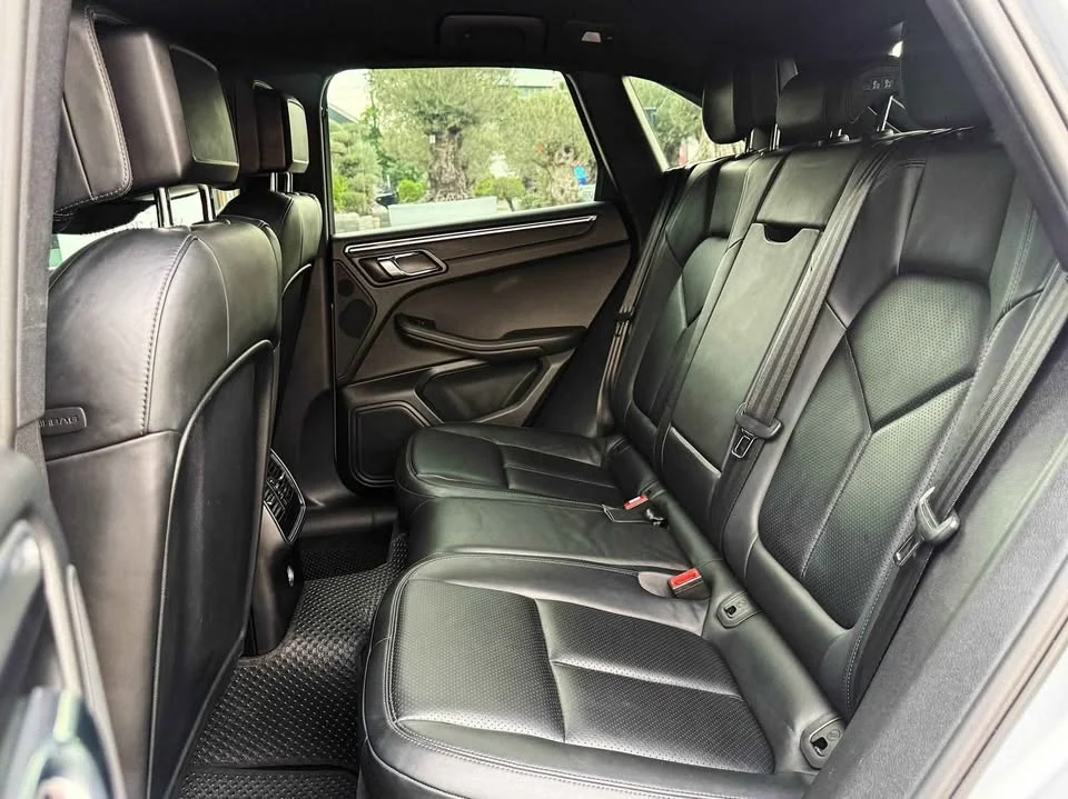 2016 Porsche Macan I 2
