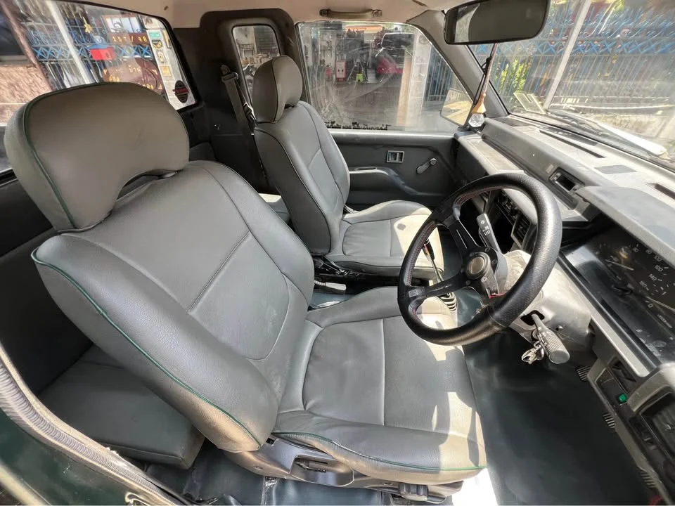 1989 Mitsubishi Triton II 3