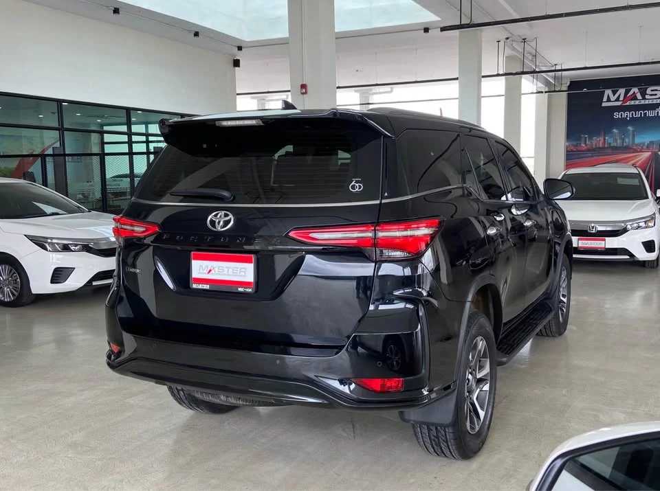 2022 Toyota Fortuner II 2