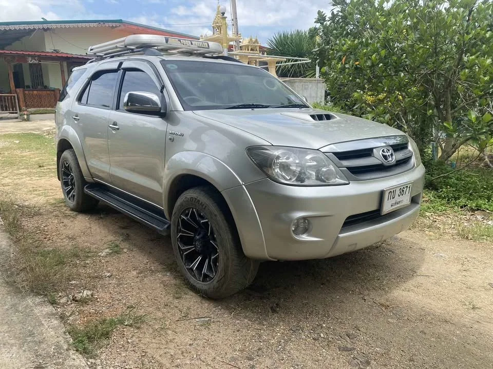 2005 Toyota Fortuner I 2