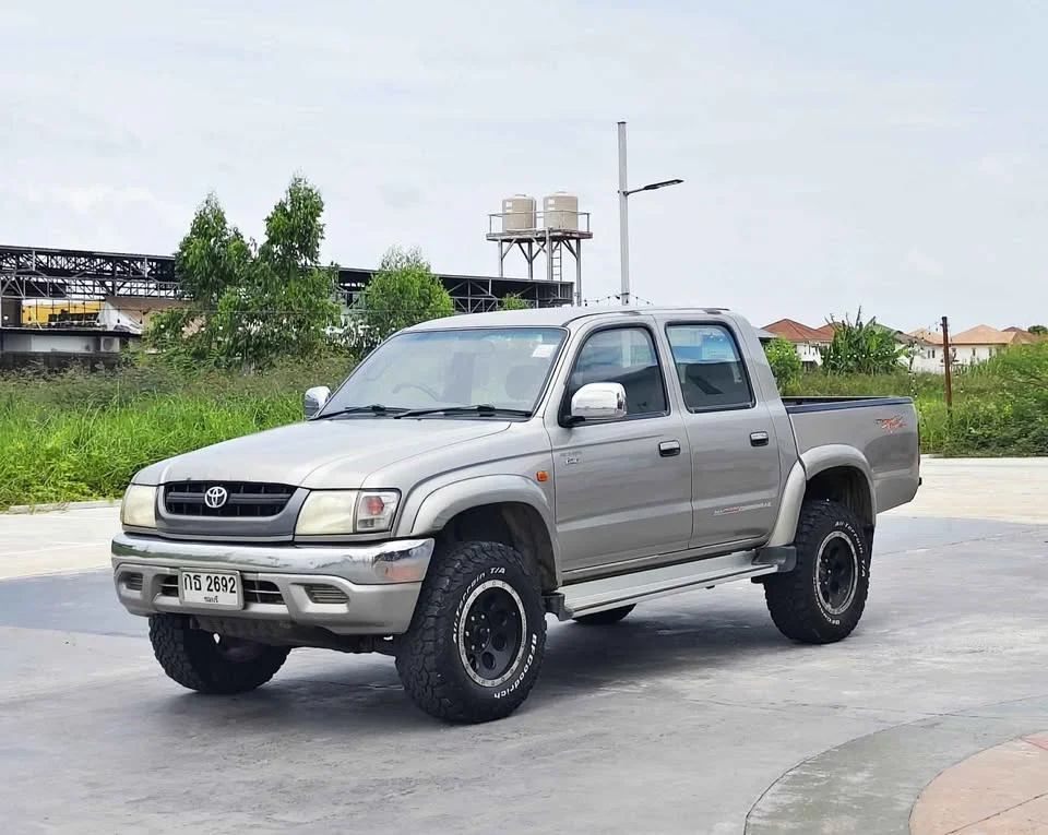 2002 Toyota Hilux Tiger VI 3