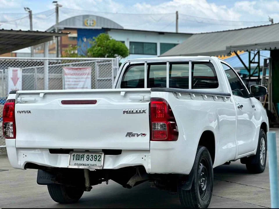 2016 Toyota Hilux VIII 2