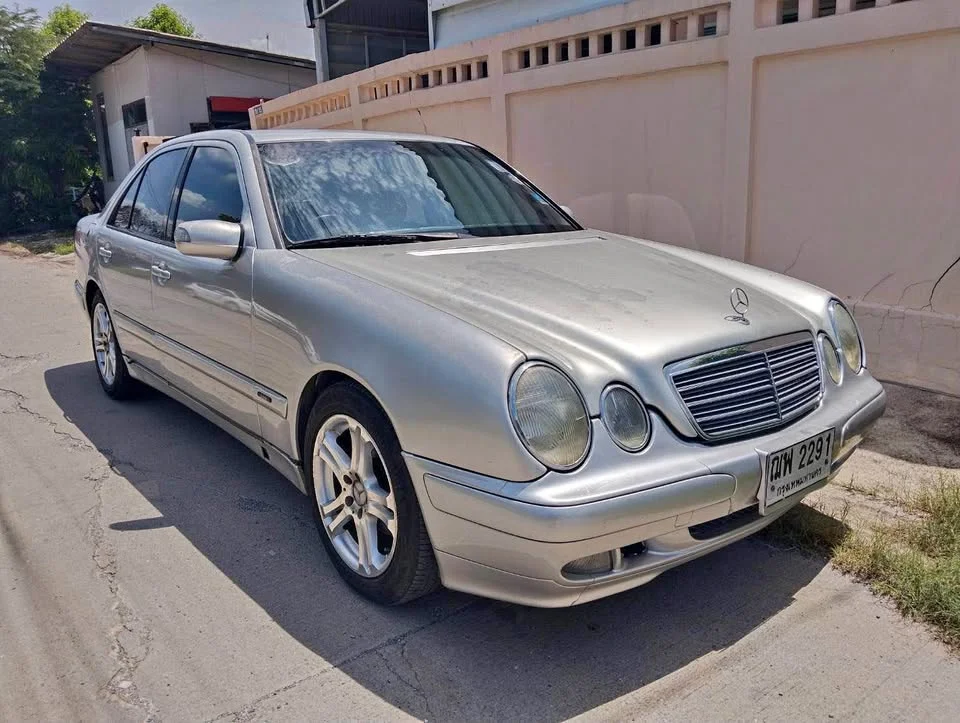 2002 Benz E-Class W210 3