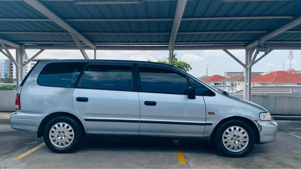 1997 Honda Odyssey I 3
