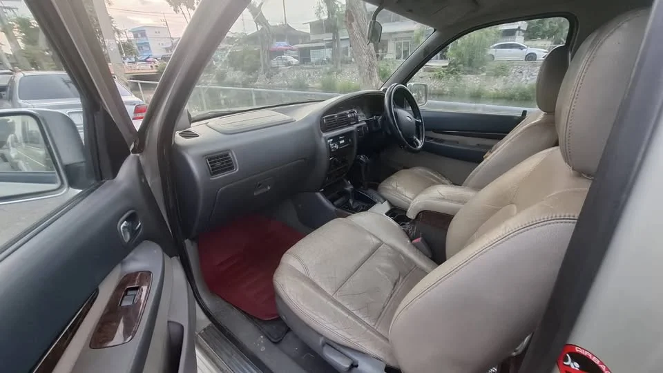 2005 Ford Everest I 2