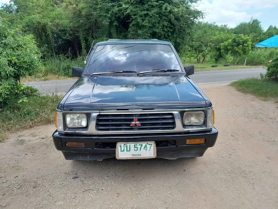 1995 Mitsubishi Triton II 3