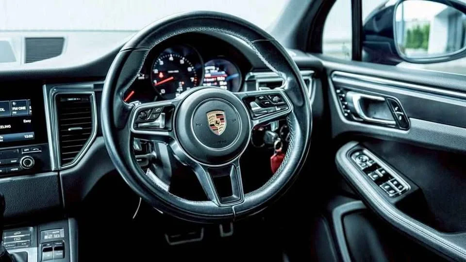 2017 Porsche Macan I 2