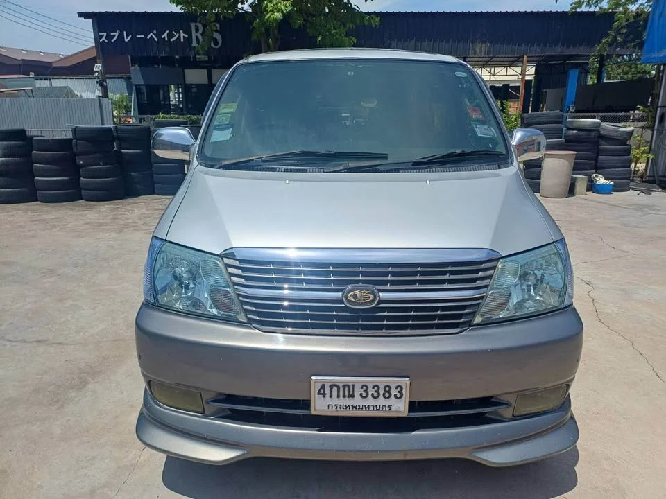 2000 Toyota Granvia H100 3