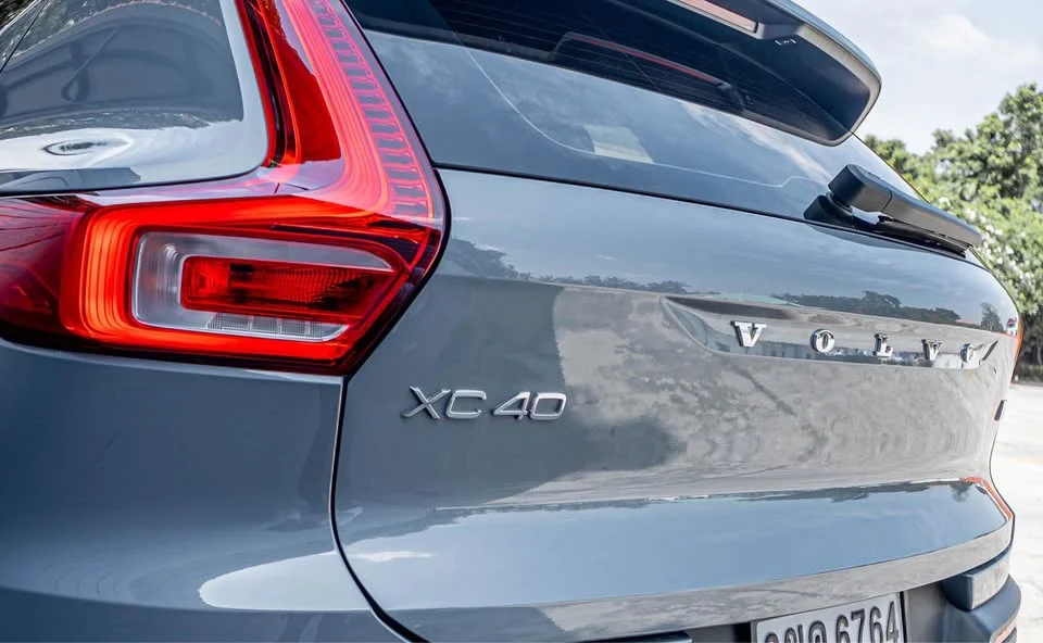 2022 Volvo XC40 2