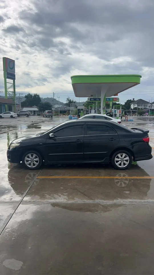 2010 Toyota Corolla Altis X (E140) 3
