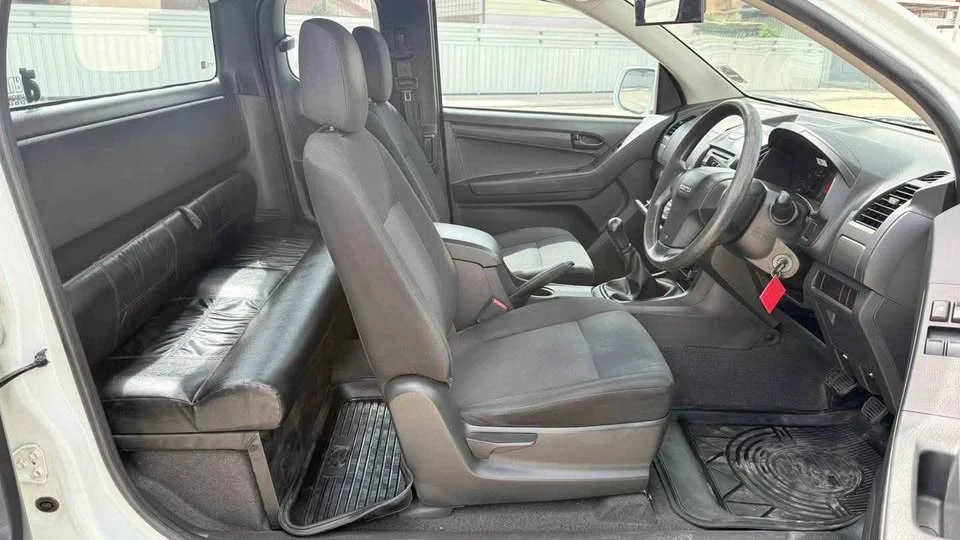 2015 Isuzu D-Max II (RT) 3