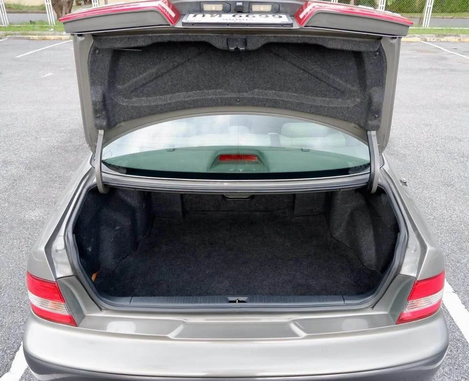 2000 Lexus ES III 2