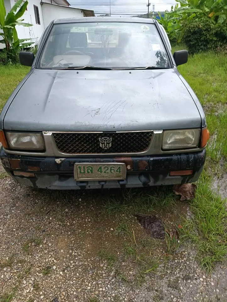 1992 Isuzu TFR III 2
