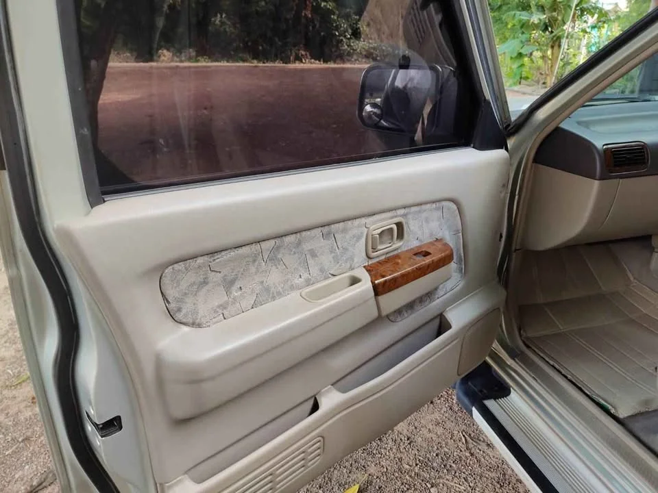 2002 Nissan Frontier I 3