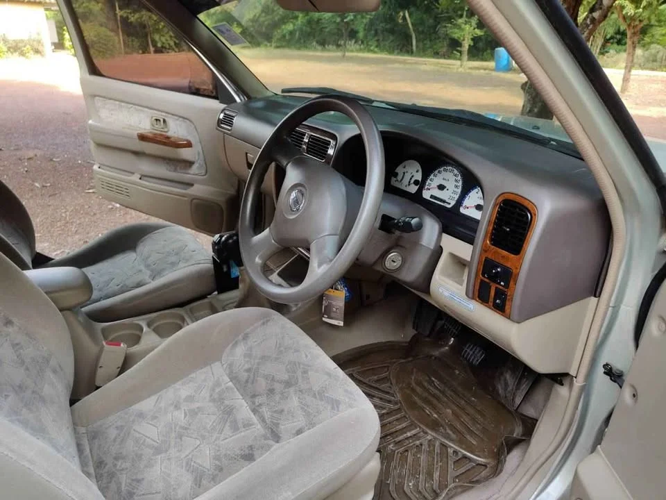 2002 Nissan Frontier I 2