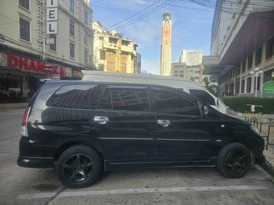 2010 Toyota Innova I 3