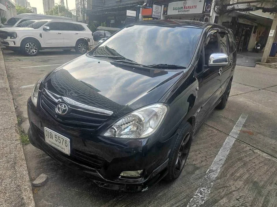 2010 Toyota Innova I 2
